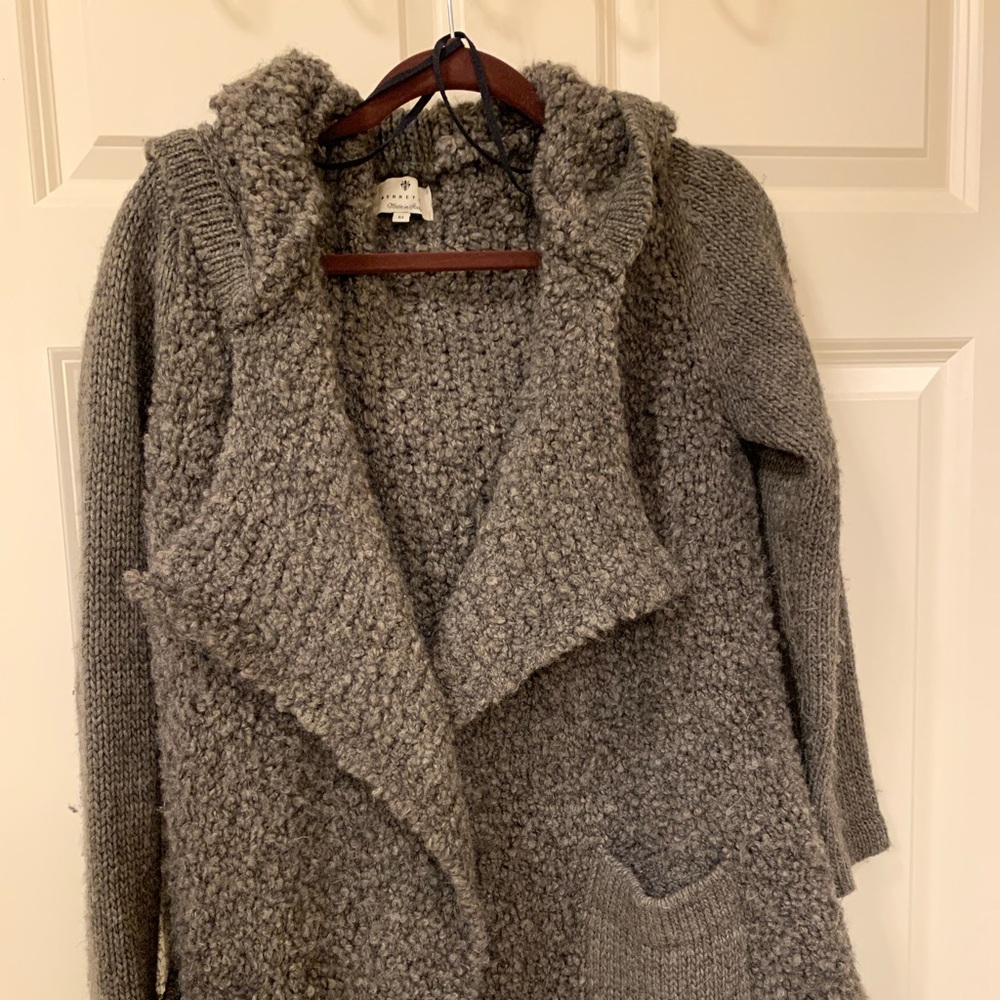 Open hooded sweater